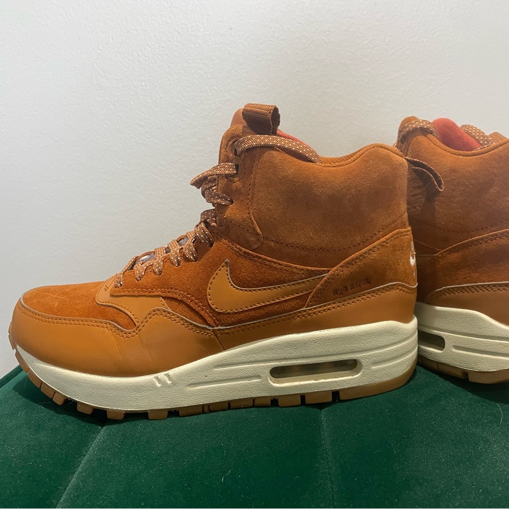 NIKE Women’s Air Max 1 Mid SNKRBT in “Tawny”